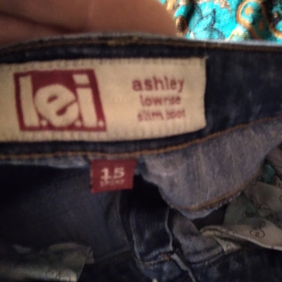 LEI JEANS WOMENS SIZE 15 plus size indistressed look - Picture 3 of 3